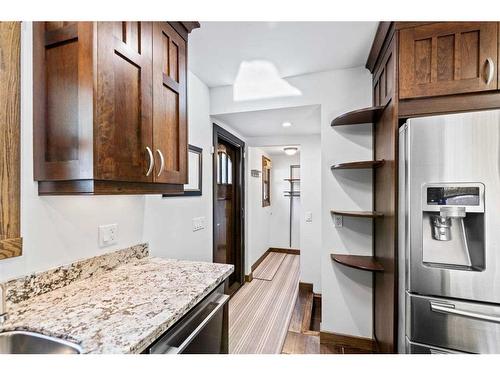 2415 1 Street Nw, Calgary, AB - Indoor Photo Showing Kitchen