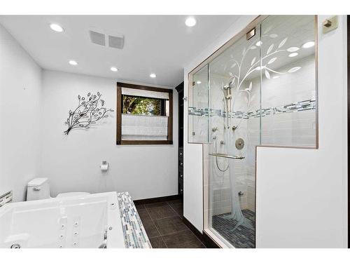 2415 1 Street Nw, Calgary, AB - Indoor Photo Showing Bathroom