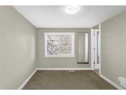 2299 Flanders Avenue Sw, Calgary, AB - Indoor Photo Showing Other Room