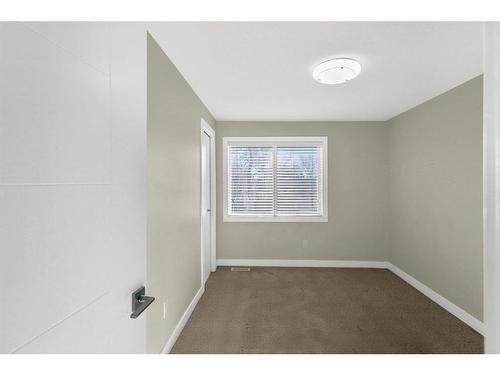 2299 Flanders Avenue Sw, Calgary, AB - Indoor Photo Showing Other Room