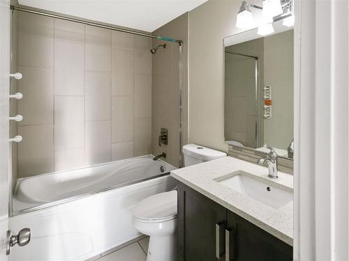 2299 Flanders Avenue Sw, Calgary, AB - Indoor Photo Showing Bathroom