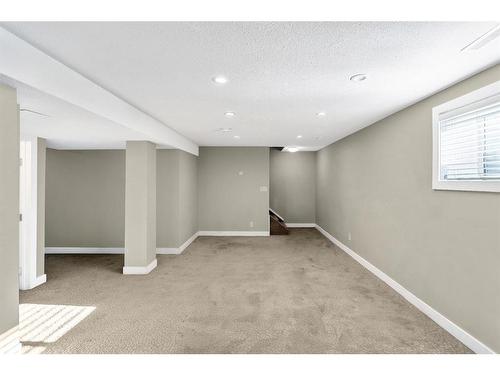 2299 Flanders Avenue Sw, Calgary, AB - Indoor