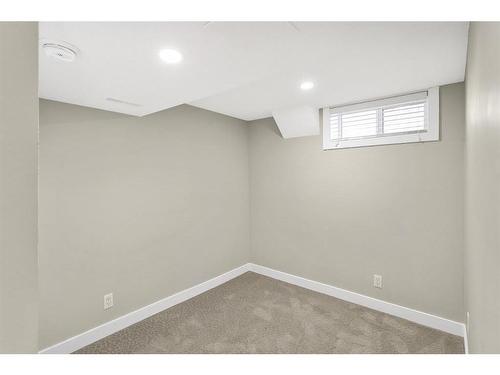 2299 Flanders Avenue Sw, Calgary, AB - Indoor Photo Showing Other Room