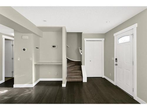 2299 Flanders Avenue Sw, Calgary, AB - Indoor Photo Showing Other Room