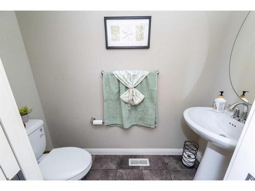 14 Redstone Mews Ne, Calgary, AB - Indoor Photo Showing Bathroom