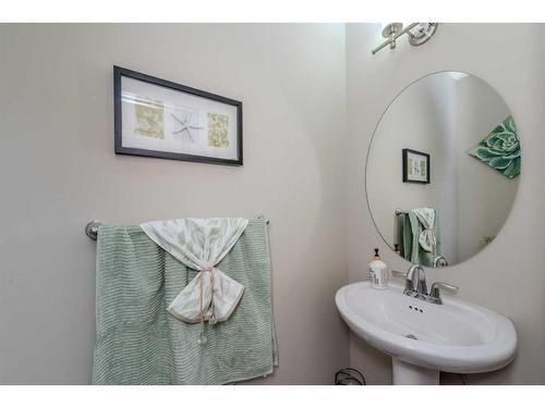 14 Redstone Mews Ne, Calgary, AB - Indoor Photo Showing Bathroom