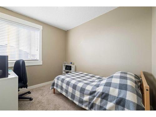 5 Skyview Springs Common Ne, Calgary, AB - Indoor Photo Showing Bedroom