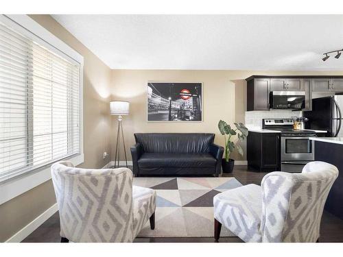 5 Skyview Springs Common Ne, Calgary, AB - Indoor Photo Showing Living Room