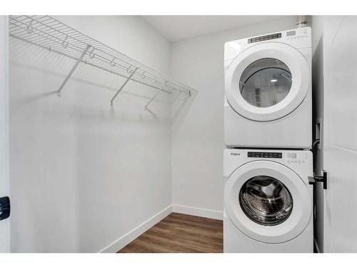 2206-350 Livingston Common Ne, Calgary, AB - Indoor Photo Showing Laundry Room