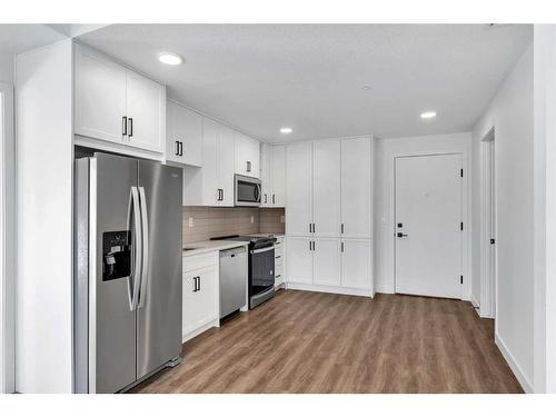 2206-350 Livingston Common Ne, Calgary, AB - Indoor Photo Showing Kitchen