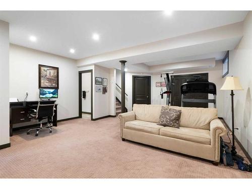 15 Cougar Ridge Manor Sw, Calgary, AB - Indoor