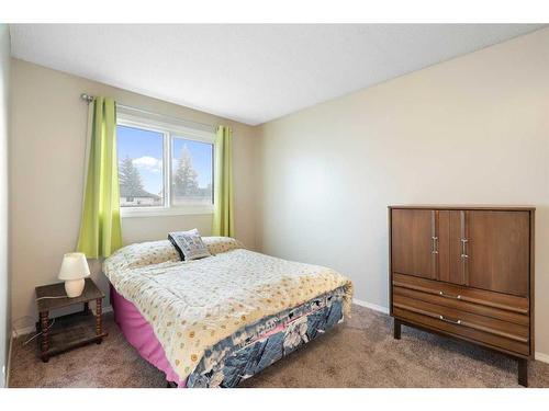 95 Rundleson Way Ne, Calgary, AB - Indoor Photo Showing Bedroom