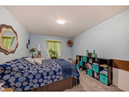 103 Citadel Meadow Gardens Nw, Calgary, AB - Indoor Photo Showing Bedroom