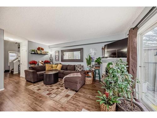 103 Citadel Meadow Gardens Nw, Calgary, AB - Indoor Photo Showing Living Room