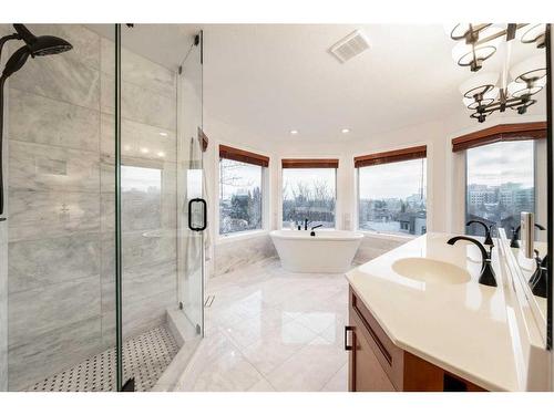 212 12A Street Ne, Calgary, AB - Indoor Photo Showing Bathroom