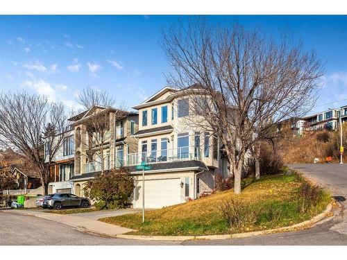 212 12A Street Ne, Calgary, AB - Outdoor With Facade