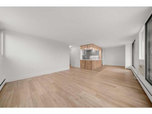 4C-133 25 Avenue Sw, Calgary, AB - Indoor