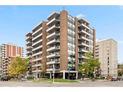 4C-133 25 Avenue Sw, Calgary, AB - Outdoor With Balcony With Facade