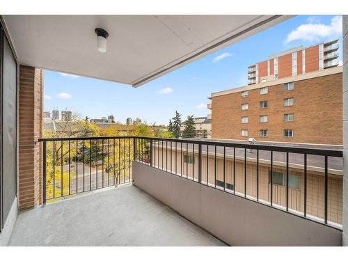 4C-133 25 Avenue Sw, Calgary, AB - Outdoor With Balcony With Exterior