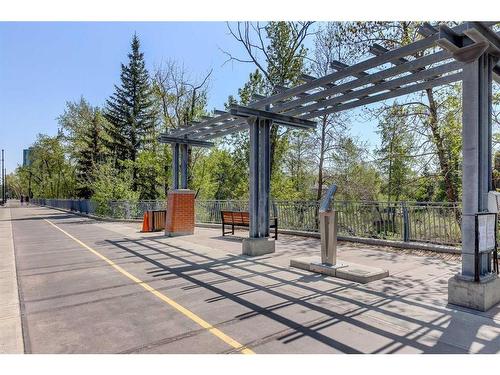 4C-133 25 Avenue Sw, Calgary, AB - Outdoor