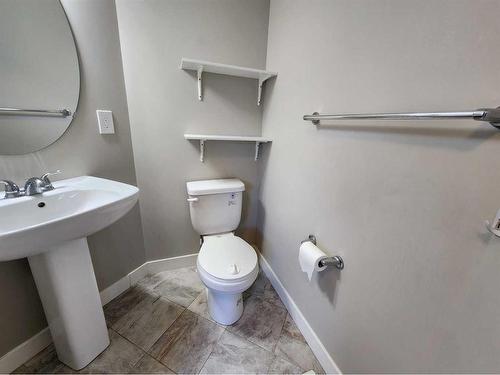 14680 1 Street Ne, Calgary, AB - Indoor Photo Showing Bathroom