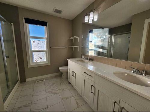 14680 1 Street Ne, Calgary, AB - Indoor Photo Showing Bathroom