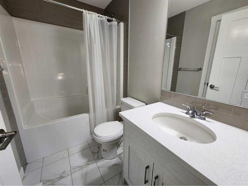 14680 1 Street Ne, Calgary, AB - Indoor Photo Showing Bathroom