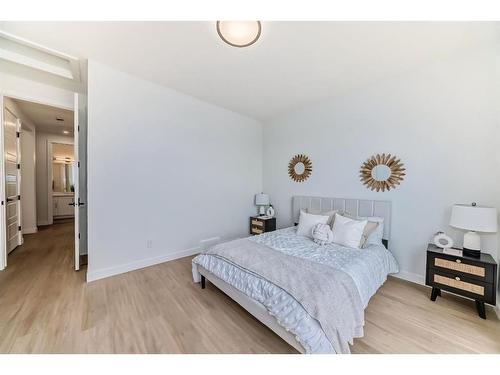 1403 19 Avenue Nw, Calgary, AB - Indoor Photo Showing Bedroom