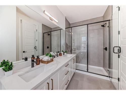 1403 19 Avenue Nw, Calgary, AB - Indoor Photo Showing Bathroom