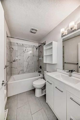 1807 62 Street Ne, Calgary, AB - Indoor Photo Showing Bathroom