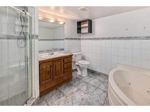 1807 62 Street Ne, Calgary, AB - Indoor Photo Showing Bathroom