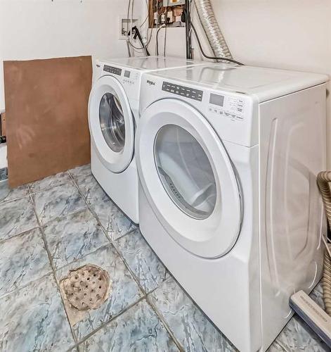 1807 62 Street Ne, Calgary, AB - Indoor Photo Showing Laundry Room