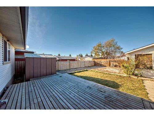 1807 62 Street Ne, Calgary, AB - Outdoor