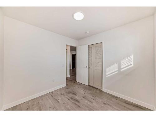 1807 62 Street Ne, Calgary, AB - Indoor Photo Showing Other Room