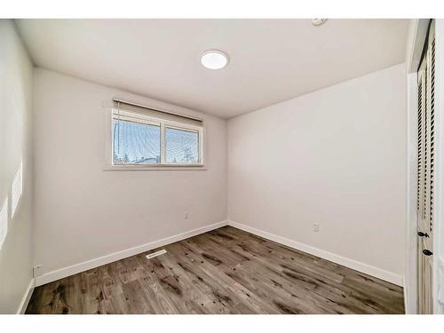 1807 62 Street Ne, Calgary, AB - Indoor Photo Showing Other Room