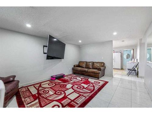 632 55 Street Se, Calgary, AB - Indoor