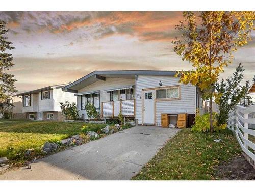 632 55 Street Se, Calgary, AB - Outdoor With Facade