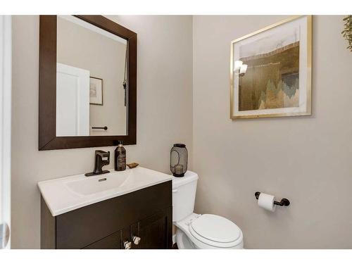 77 Fireside Cove, Cochrane, AB - Indoor Photo Showing Bathroom