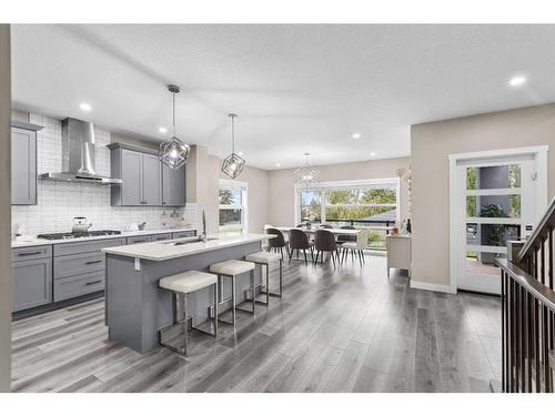 203 35A Street Sw, Calgary, AB - Indoor Photo Showing Kitchen With Upgraded Kitchen