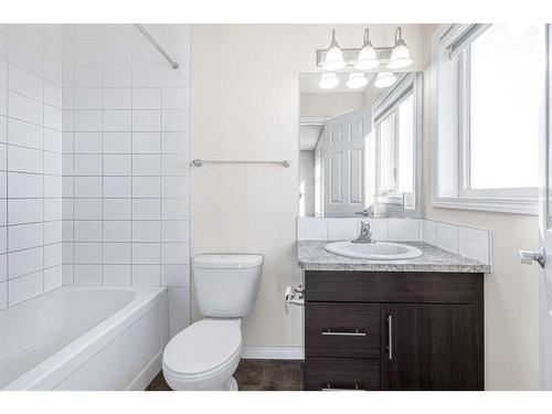 194 Cityscape Common Ne, Calgary, AB - Indoor Photo Showing Bathroom