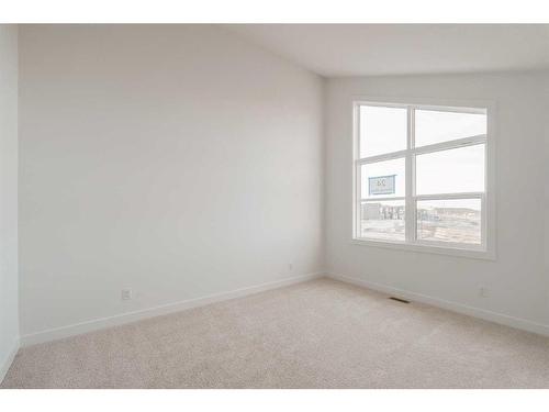 24 Herron Walk Ne, Calgary, AB - Indoor Photo Showing Other Room