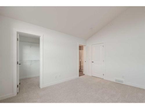 24 Herron Walk Ne, Calgary, AB - Indoor Photo Showing Other Room