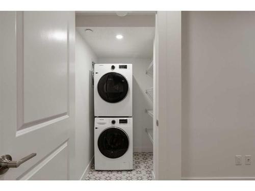 24 Herron Walk Ne, Calgary, AB - Indoor Photo Showing Laundry Room