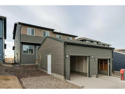 24 Herron Walk Ne, Calgary, AB - Outdoor