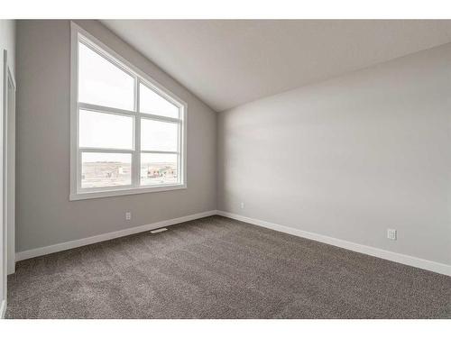 28 Herron Walk Ne, Calgary, AB - Indoor Photo Showing Other Room