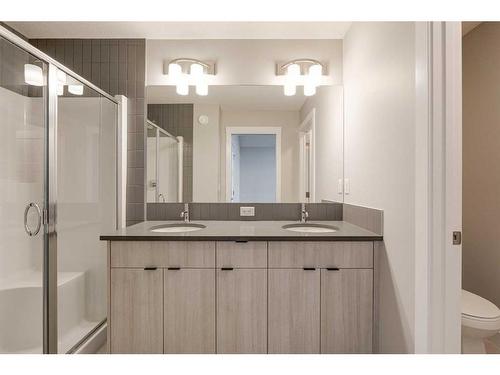 28 Herron Walk Ne, Calgary, AB - Indoor Photo Showing Bathroom