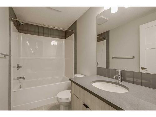 28 Herron Walk Ne, Calgary, AB - Indoor Photo Showing Bathroom