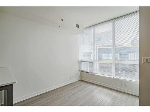 307-128 2 Street Sw, Calgary, AB - Indoor Photo Showing Other Room