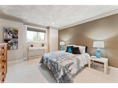 143 Christie Knoll Heights Sw, Calgary, AB - Indoor Photo Showing Bedroom