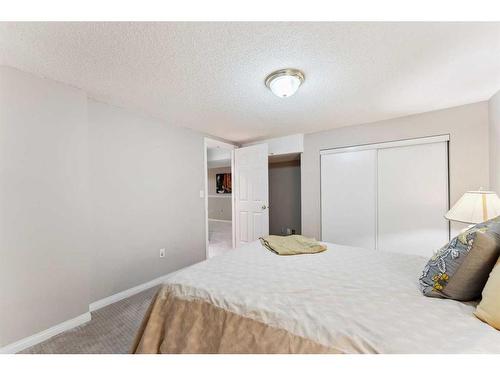 143 Christie Knoll Heights Sw, Calgary, AB - Indoor Photo Showing Bedroom